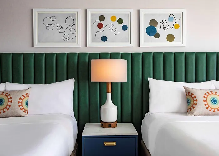 Отель The Royal Sonesta Downtown 4*
