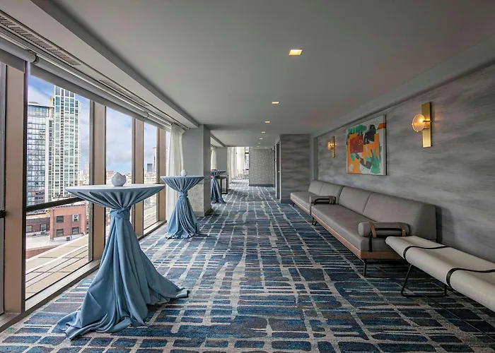 Отель The Royal Sonesta Downtown 4*