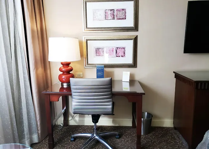 Отель The Royal Sonesta Downtown Чикаго