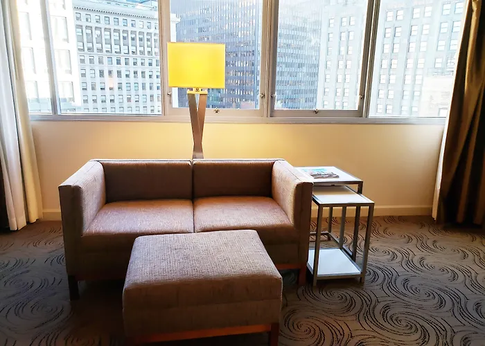 Отель The Royal Sonesta Downtown
