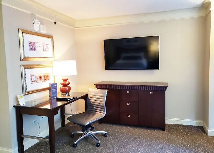 The Royal Sonesta Downtown Отель 4*